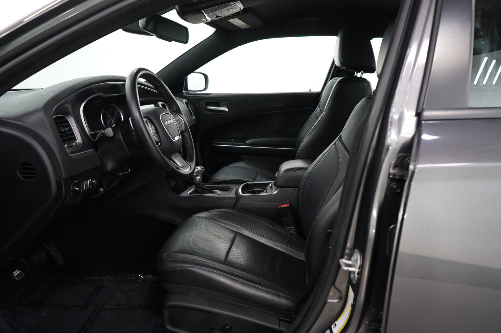 2016 Dodge Charger SXT photo 17