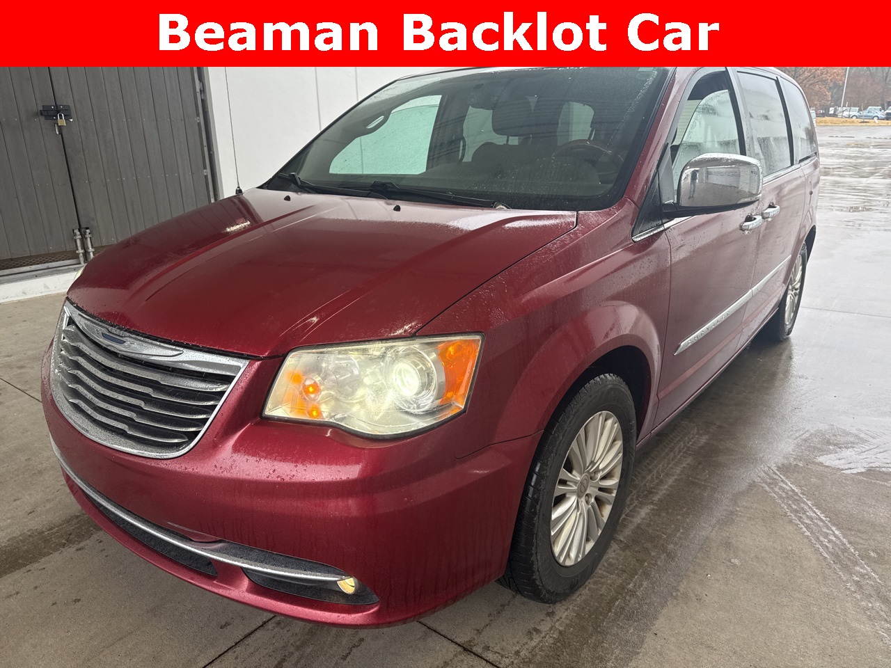 2014 Chrysler Town & Country Base's photo