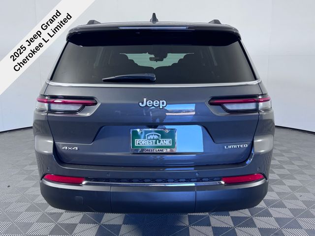 2025 Jeep Grand Cherokee Limited photo 3