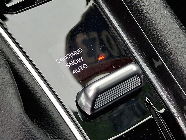 2023 Jeep Compass Latitude Lux photo 23
