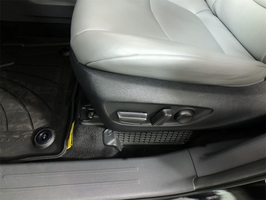 2024 Toyota Sienna XLE photo 20