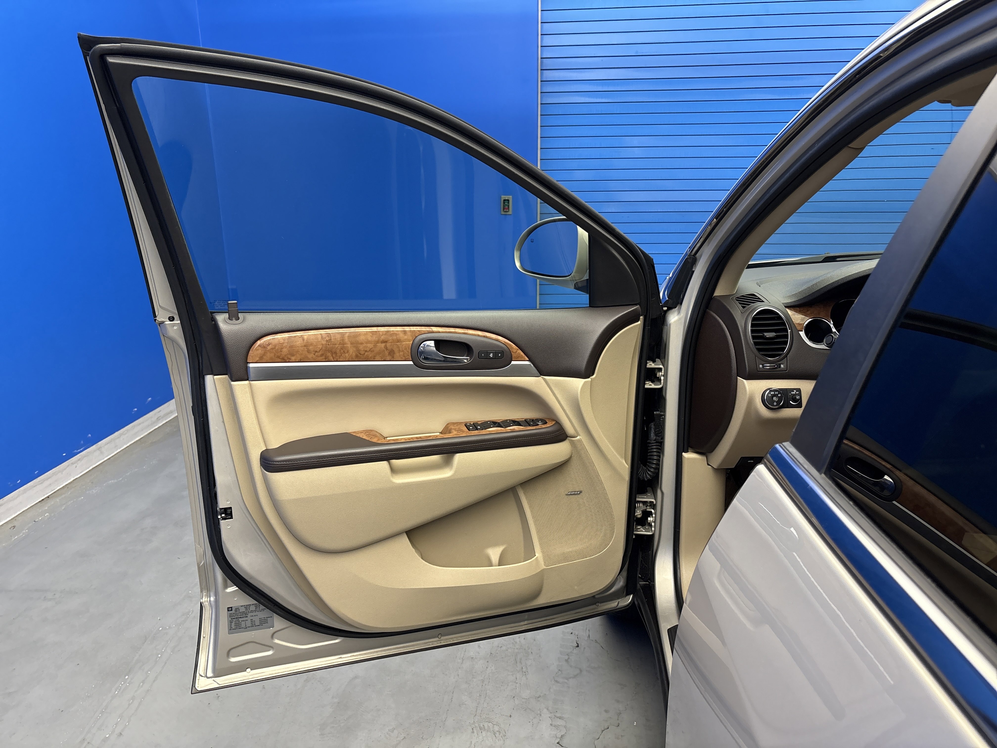 2011 Buick Enclave CXL photo 5
