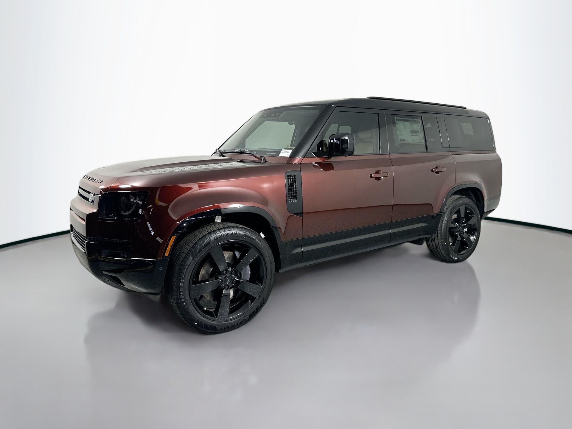 2026 Land Rover Defender X-Dynamic SE's photo