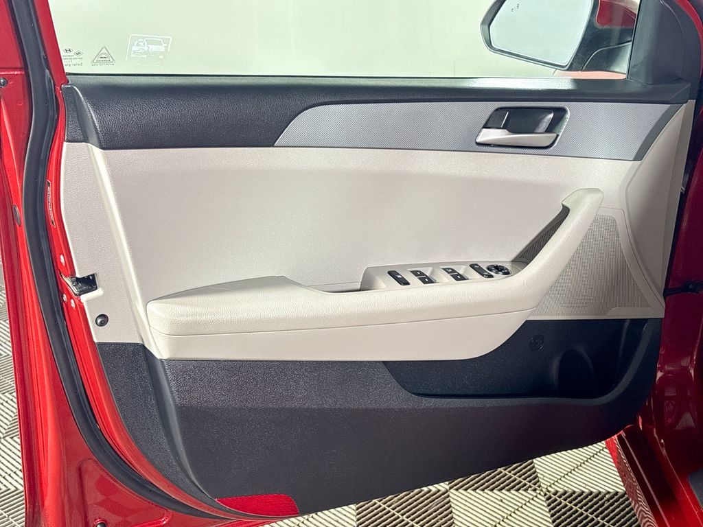 2018 Hyundai Sonata SE photo 10