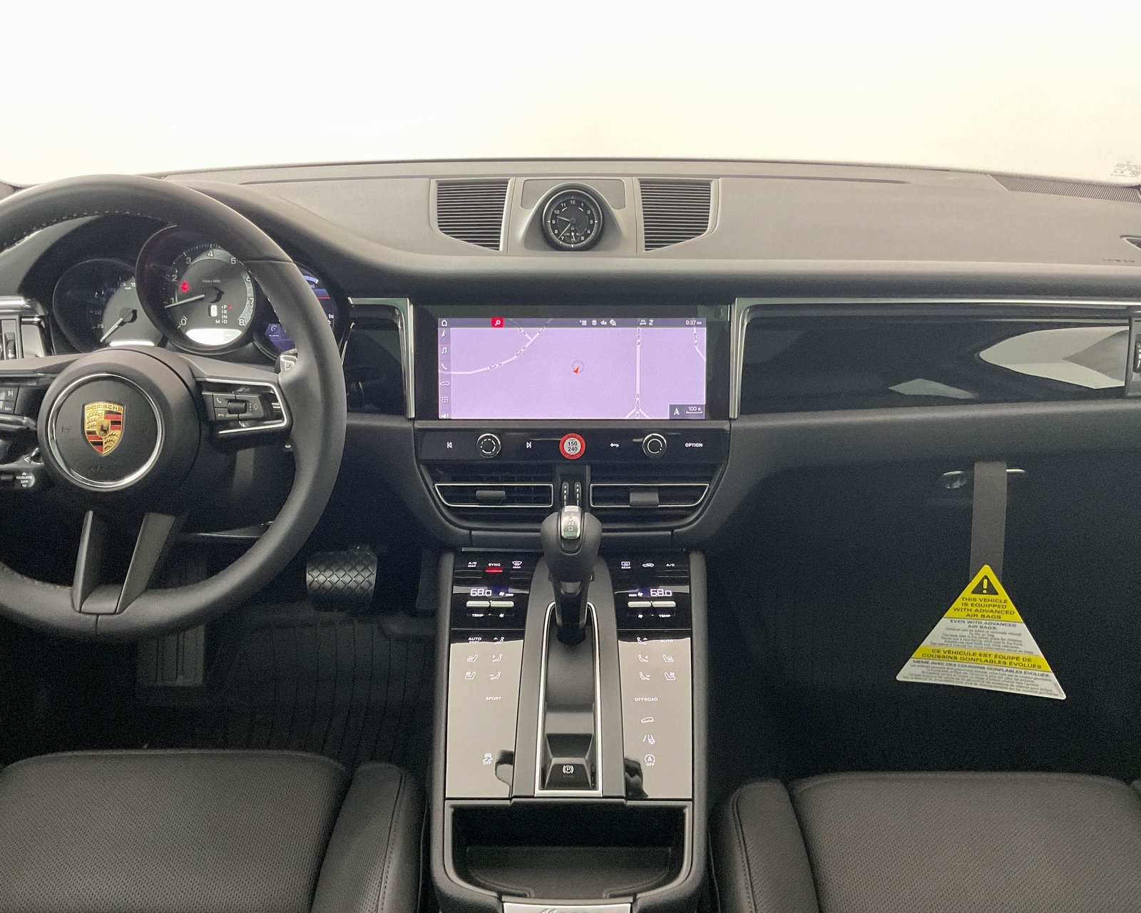 2025 Porsche Macan T photo 17