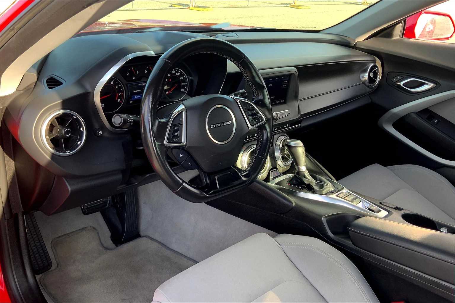 2023 Chevrolet Camaro 1LT photo 16