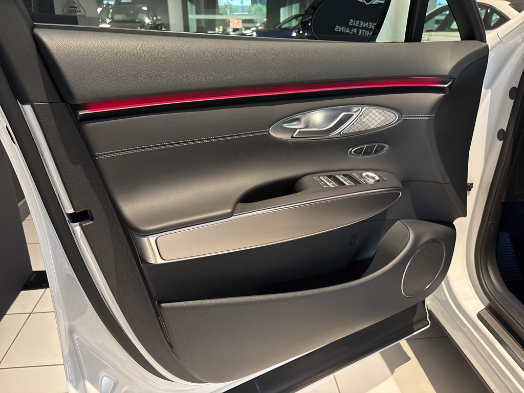 2026 Genesis GV70 2.5T Select photo 8