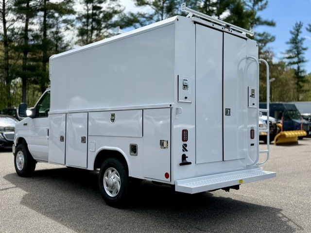 2026 Ford E-350 Base photo 9