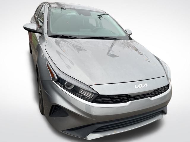 2022 Kia Forte LXS photo 3
