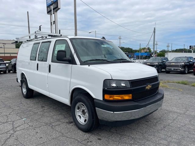 2025 Chevrolet Express Cargo Work Van's photo