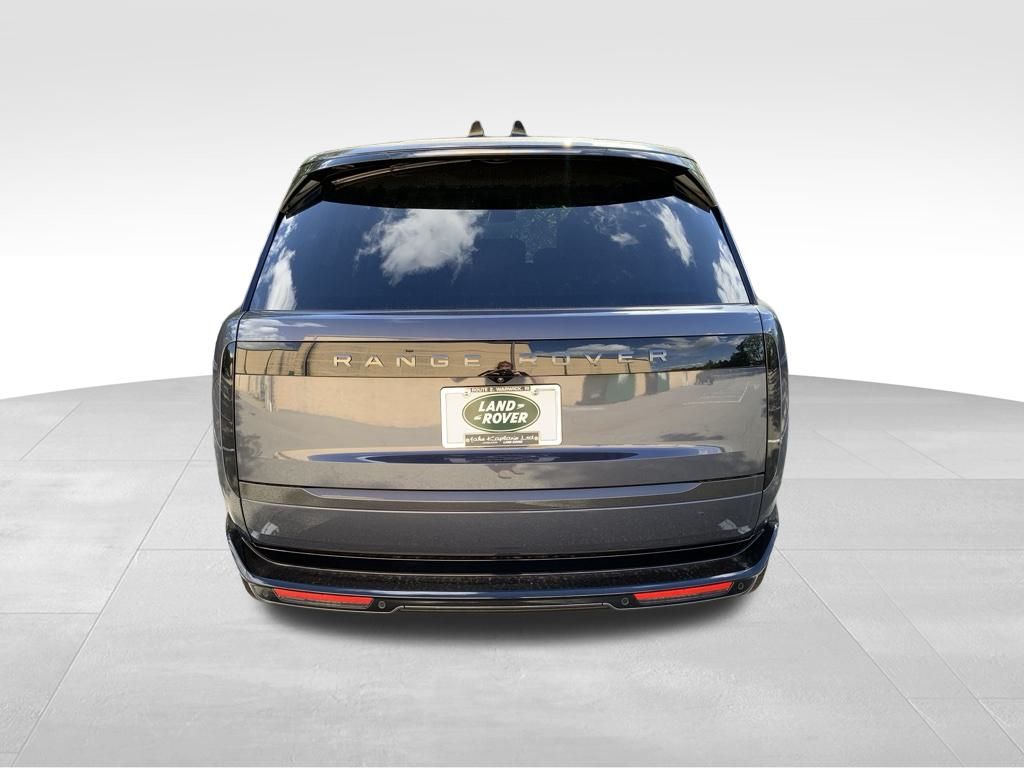 2025 Land Rover Range Rover SE photo 4