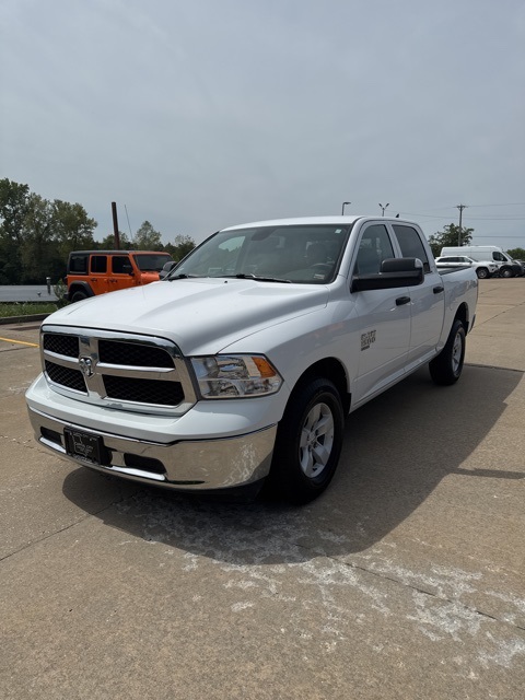 2023 Ram 1500 Classic SLT photo 3