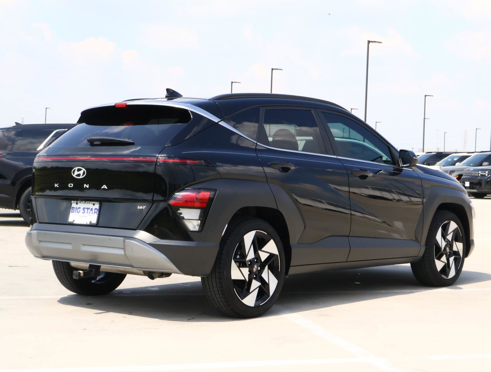 2025 Hyundai Kona Limited photo 3