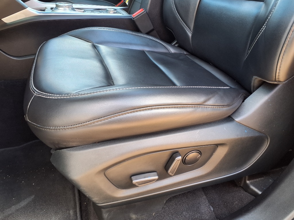 2021 Ford Explorer XLT photo 10