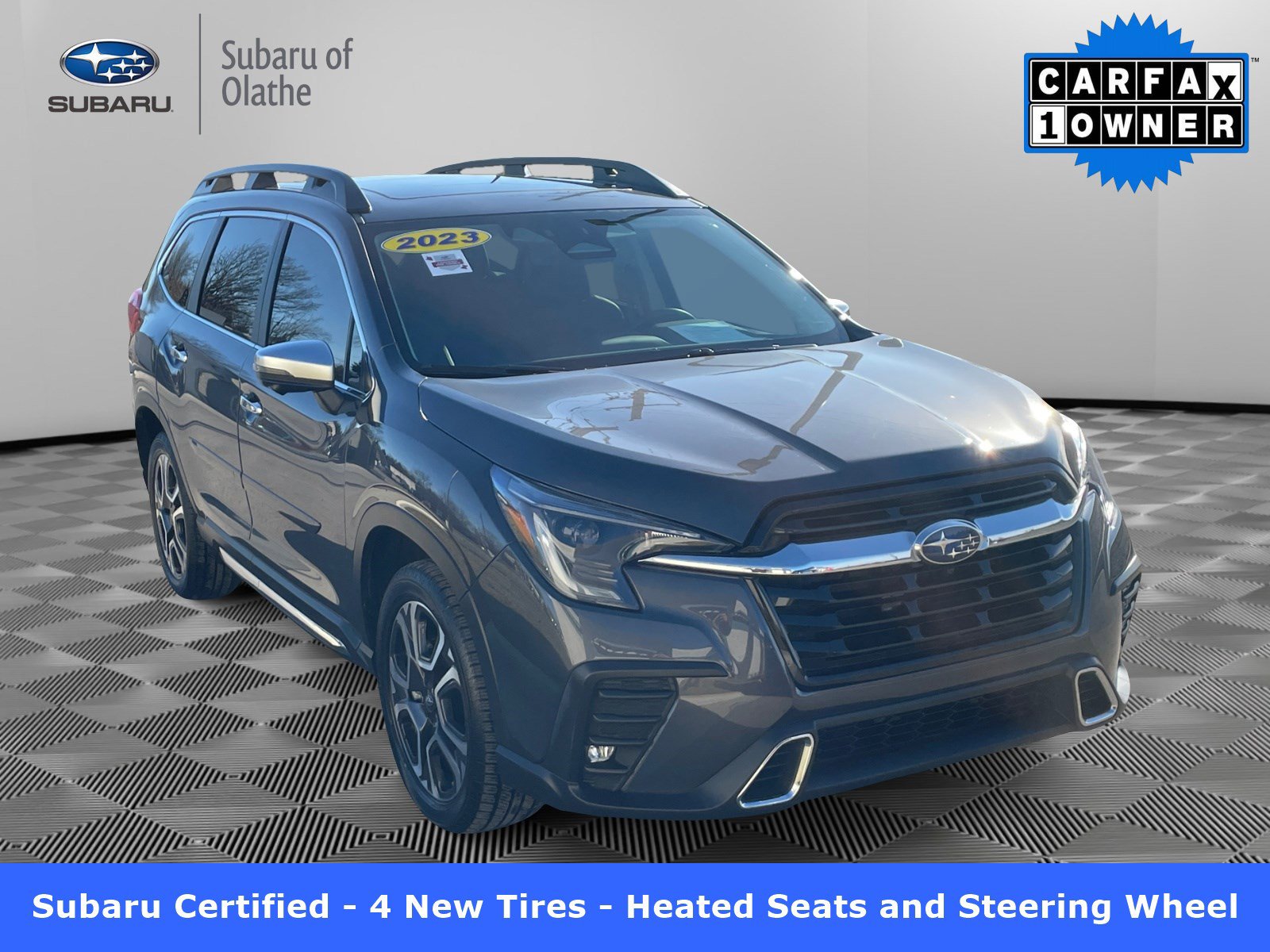 2023 Subaru Ascent Touring's photo