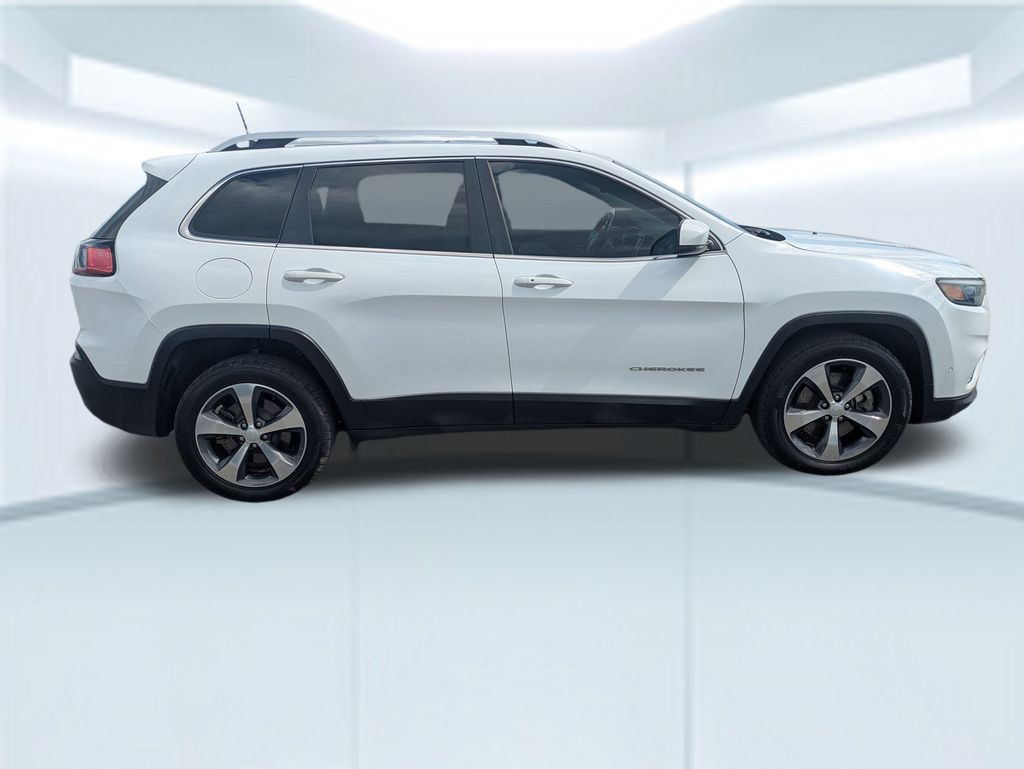 2019 Jeep Cherokee Limited photo 3