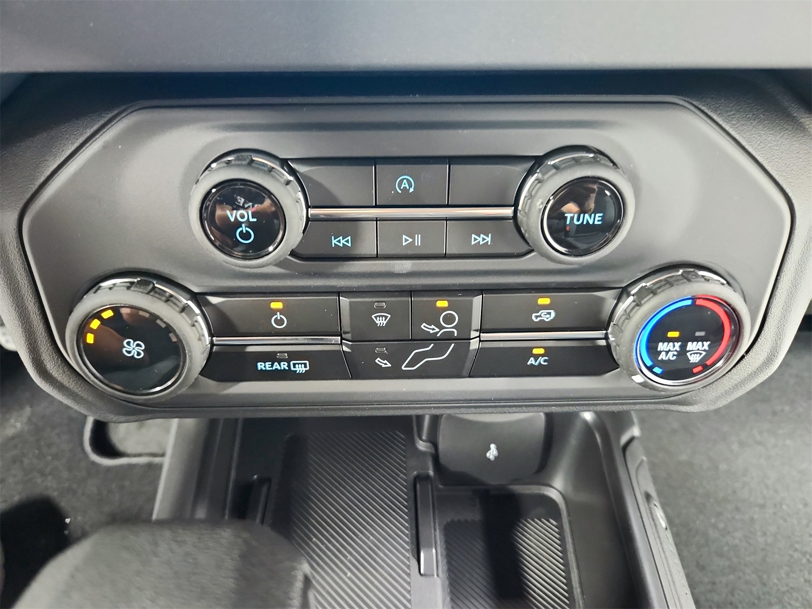 2025 Ford Bronco Base photo 30