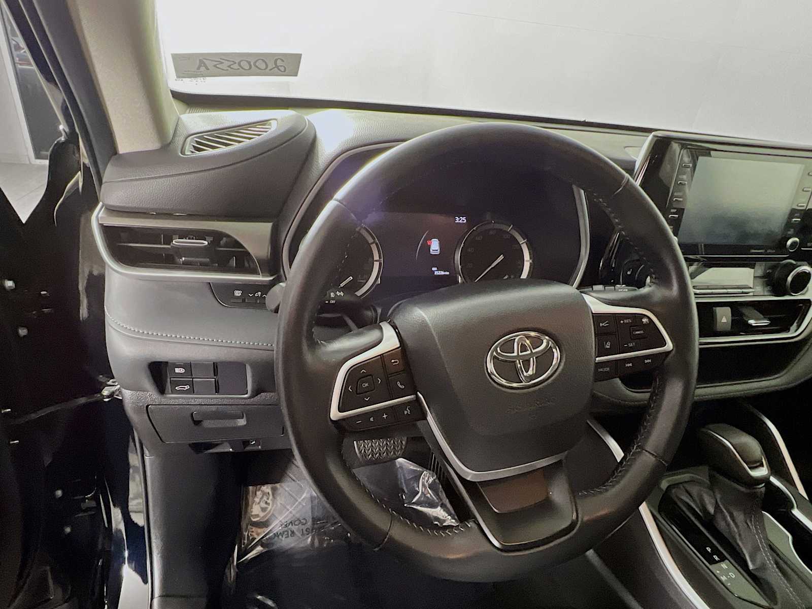 2022 Toyota Highlander XLE photo 9