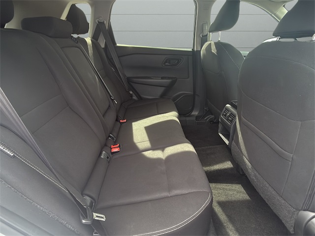 2024 Nissan Rogue S photo 11