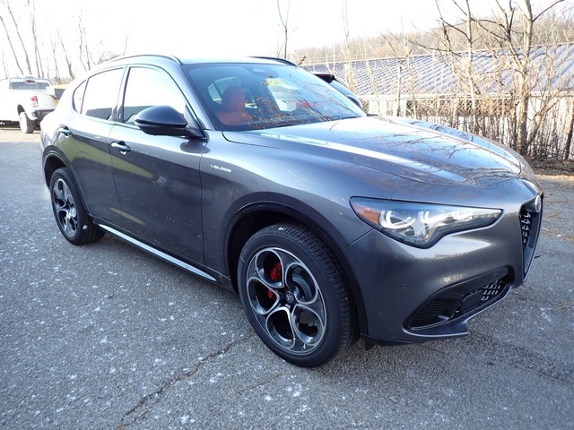 2025 Alfa Romeo Stelvio Sprint Base photo 7
