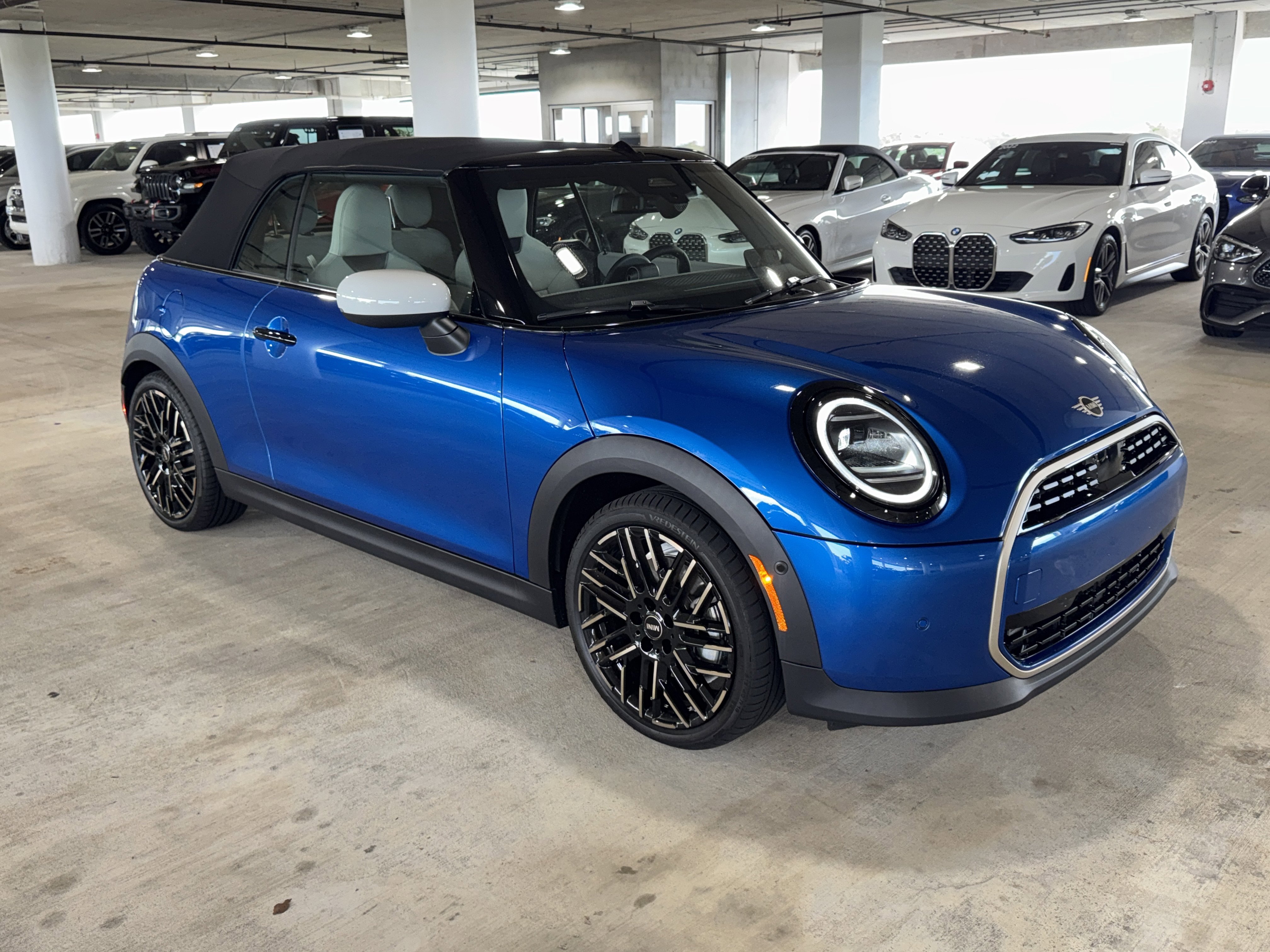 2025 MINI Convertible Base's photo