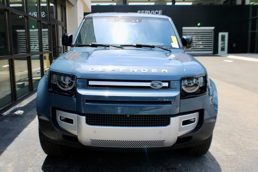 2021 Land Rover Defender 110 SE photo 2