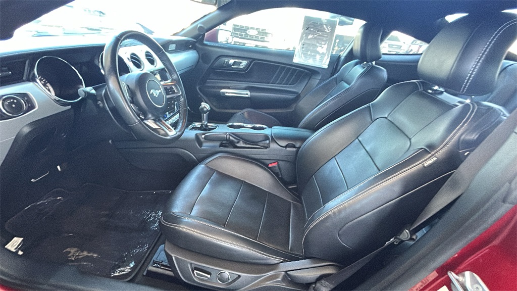 2016 Ford Mustang EcoBoost Premium photo 7