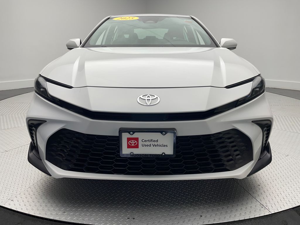 2025 Toyota Camry SE photo 2