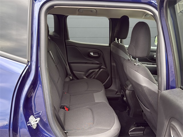 2020 Jeep Renegade Altitude photo 17