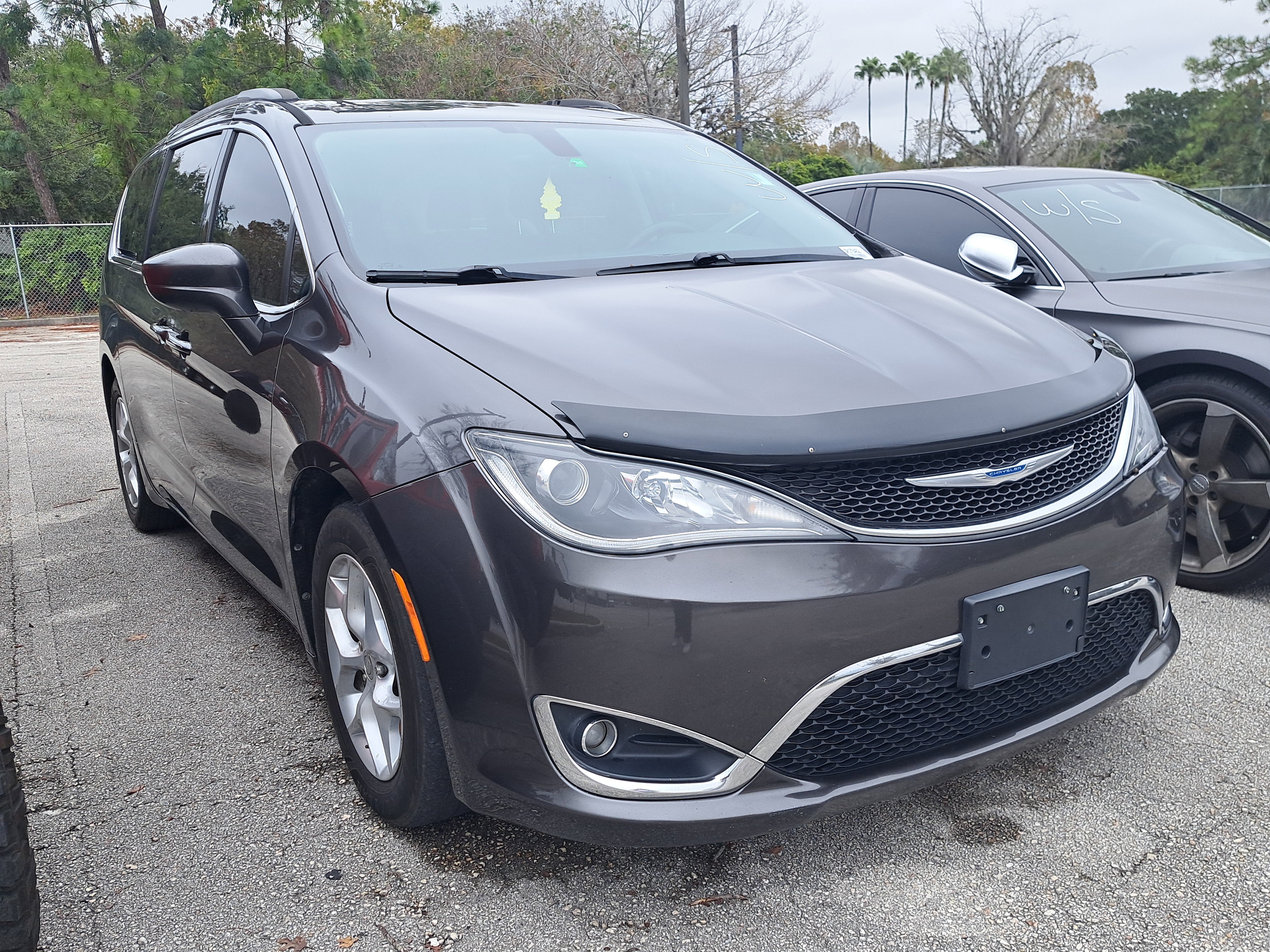 2018 Chrysler Pacifica Touring Plus's photo