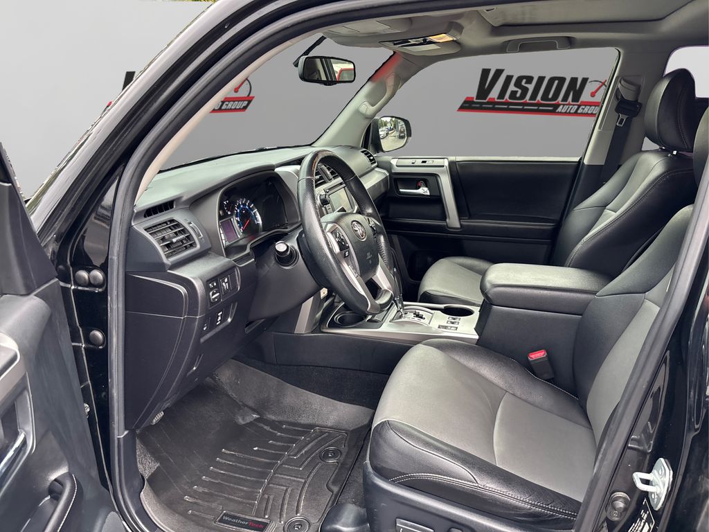 2016 Toyota 4Runner SR5 Premium photo 9