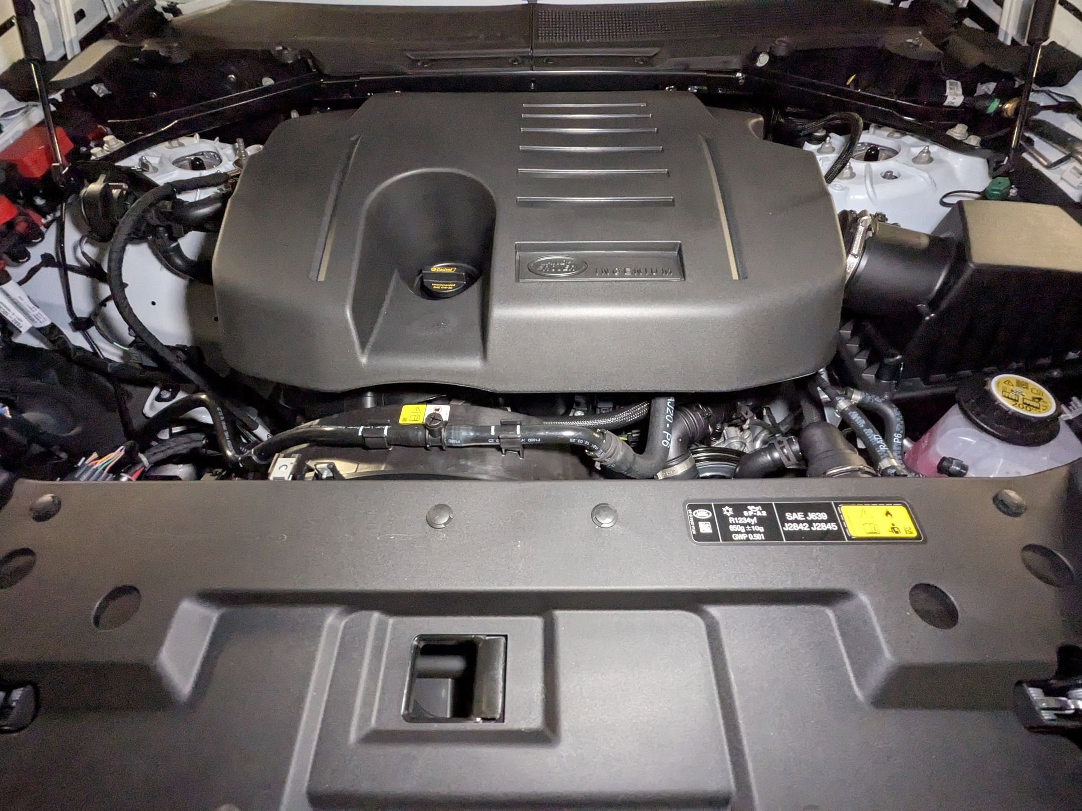 2025 Land Rover Defender 90 X-Dynamic SE photo 15