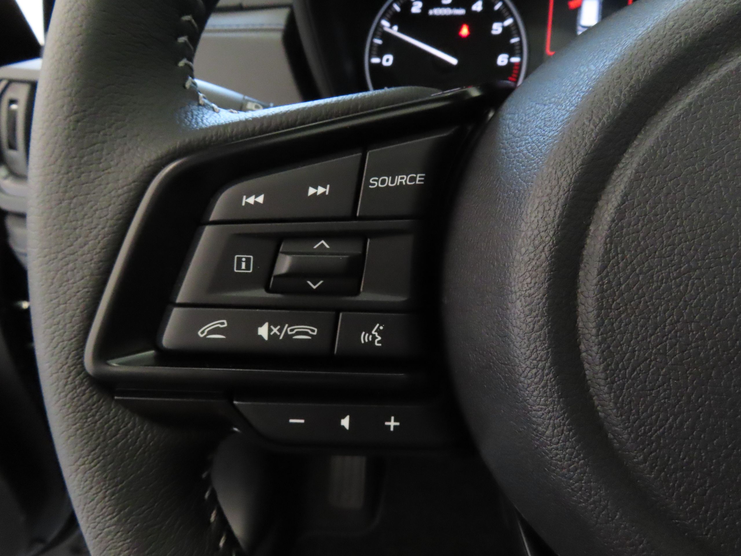 2025 Subaru Forester Premium Base photo 12