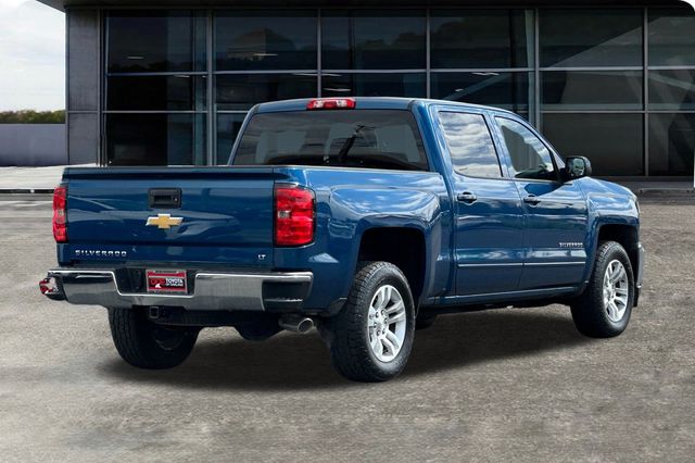 2018 Chevrolet Silverado 1500 LT photo 4