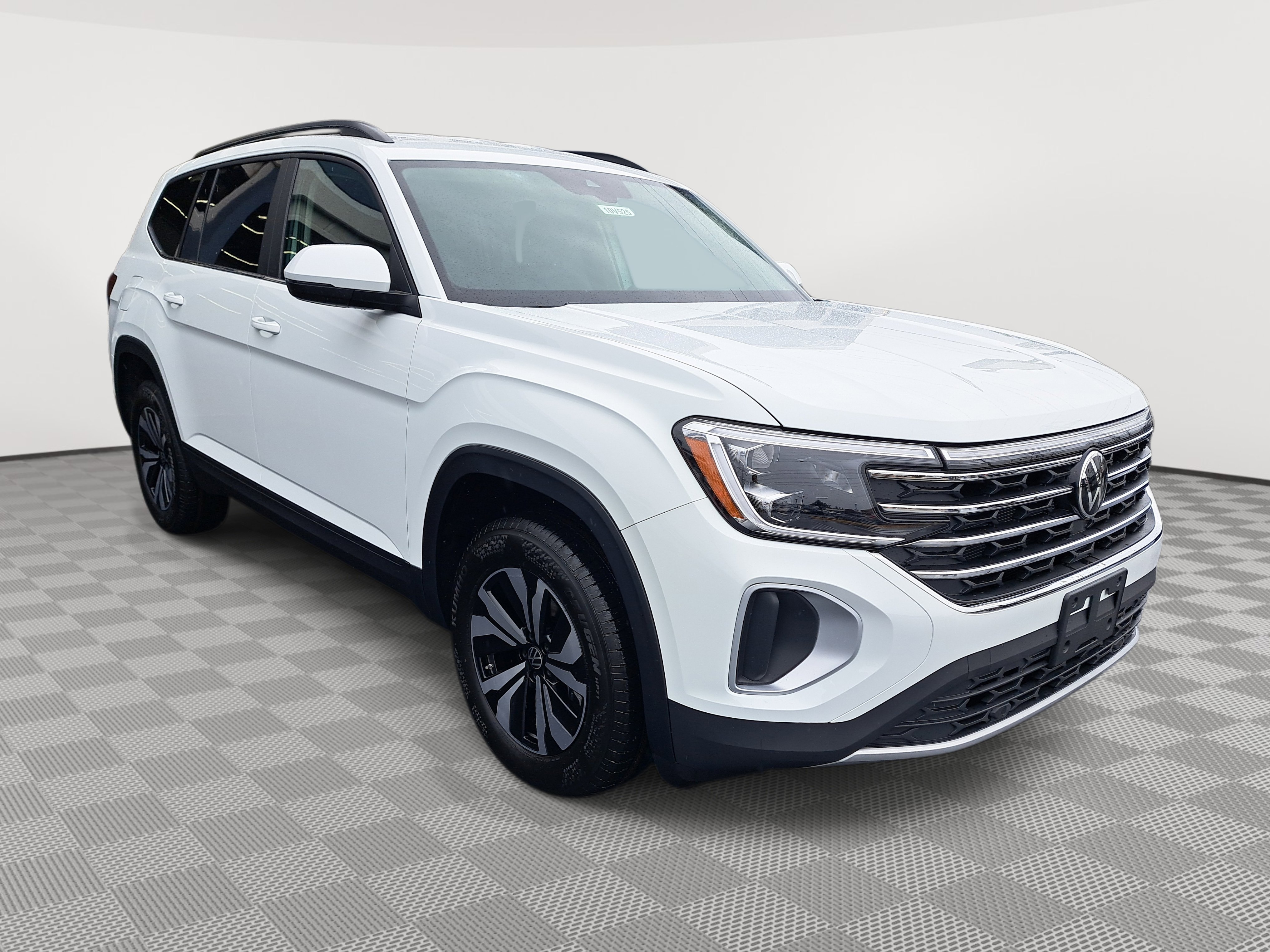 2025 Volkswagen Atlas SE photo 3