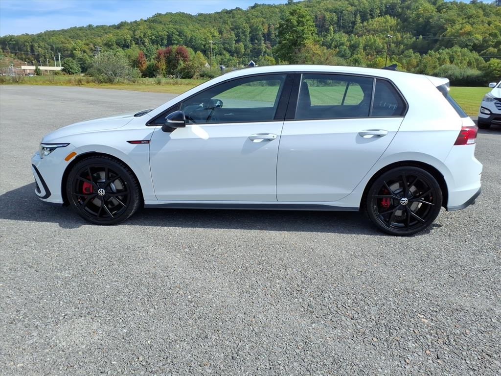 2024 Volkswagen Golf GTI SE photo 2