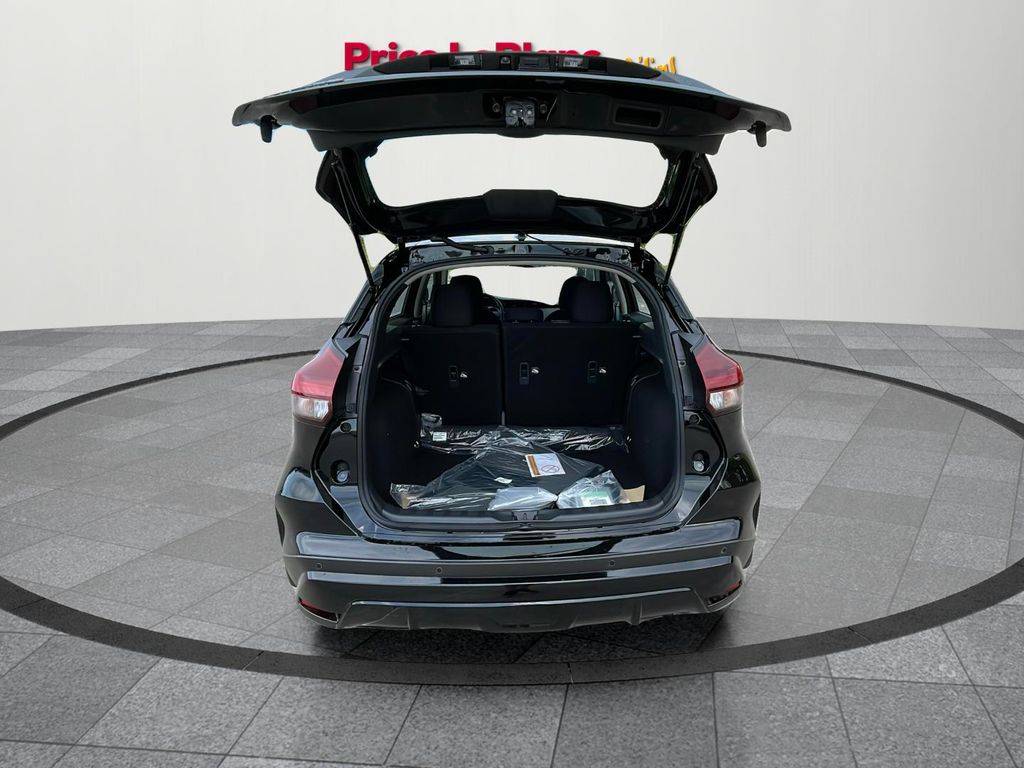 2025 Nissan Kicks Play S photo 15