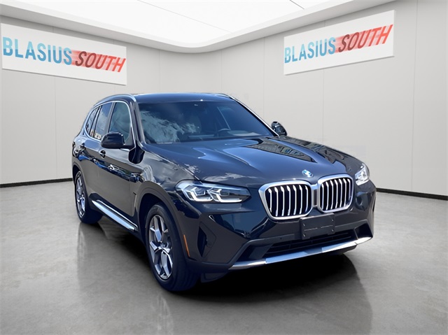 2022 BMW X3 30i's photo