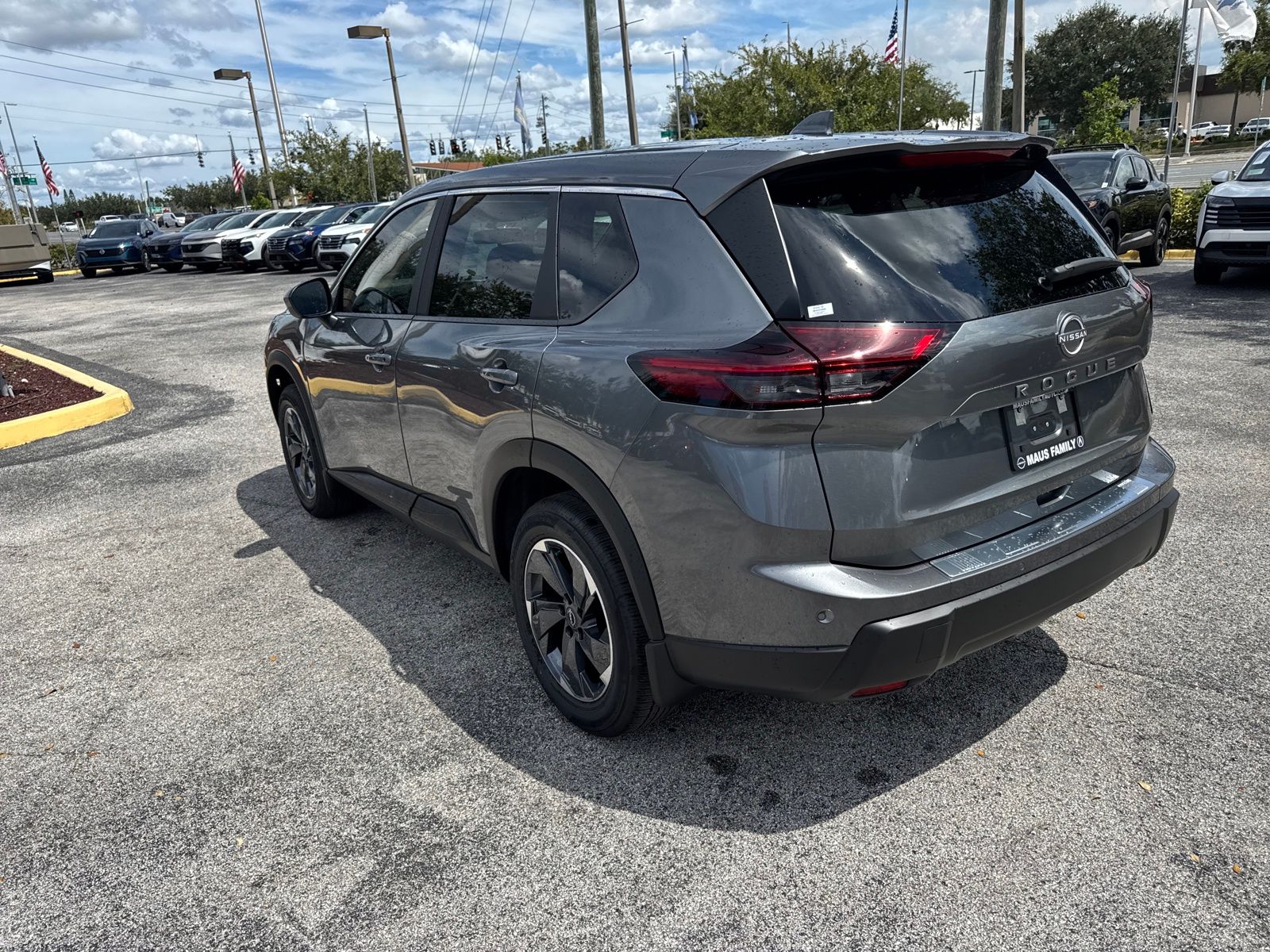 2026 Nissan Rogue SV photo 7