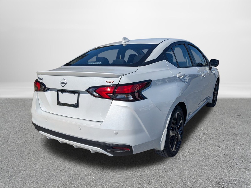 2025 Nissan Versa 1.6 SR photo 3