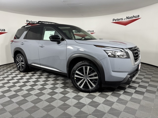 2025 Nissan Pathfinder Platinum's photo
