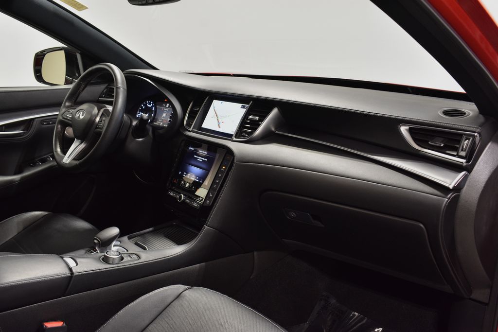 2022 Infiniti QX55 Essential photo 30