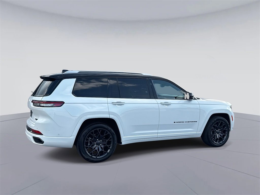 2023 Jeep Grand Cherokee L Summit Reserve photo 2
