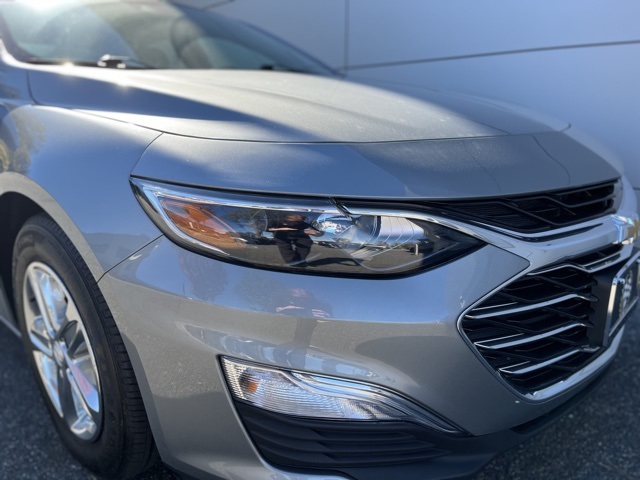 2023 Chevrolet Malibu LS photo 2