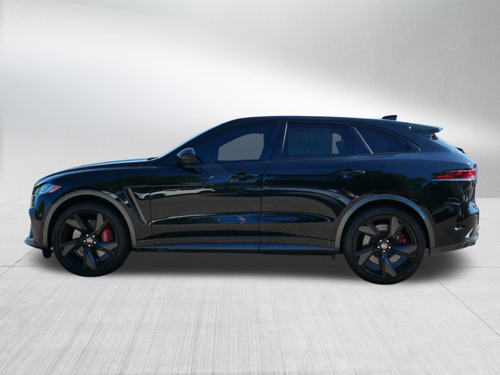 2023 Jaguar F-PACE SVR photo 8
