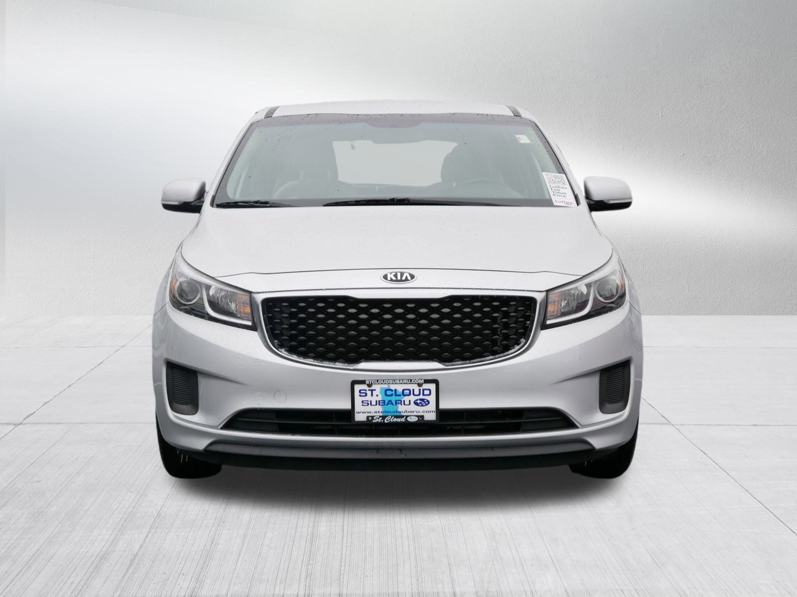 Used 2017 Kia Sedona L with VIN KNDMA5C12H6258450 for sale in Saint Cloud, Minnesota