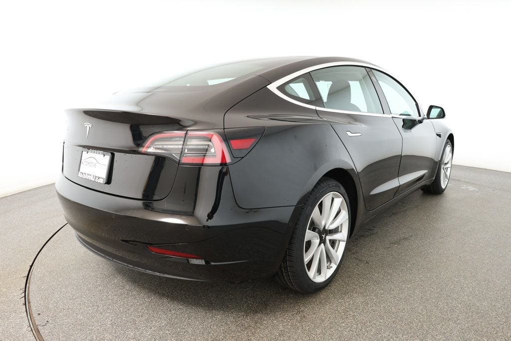 2019 Tesla Model 3 Standard Range Plus photo 3