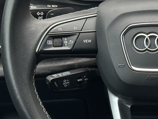 2023 Audi Q8 55 Premium photo 11