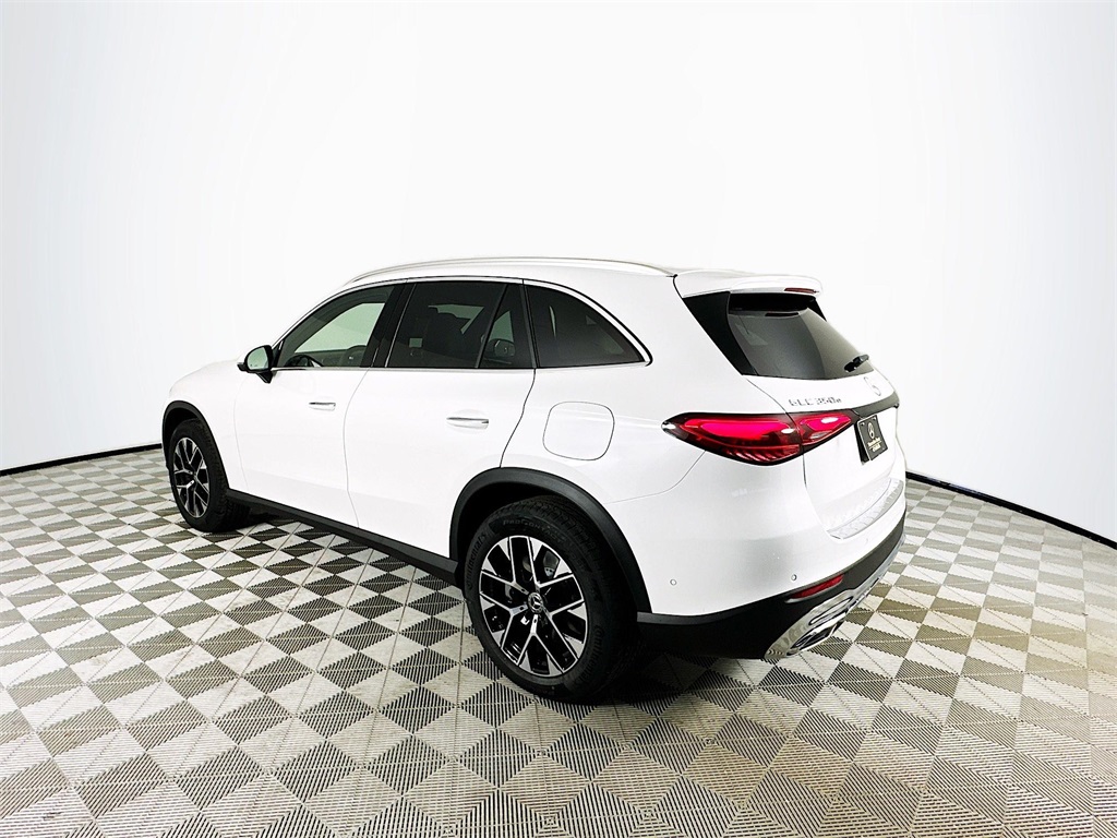 2026 Mercedes Benz GLC 350e 4MATIC photo 4