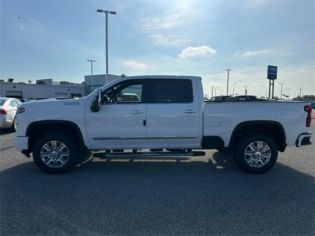 2025 Chevrolet Silverado 2500HD High Country photo 2